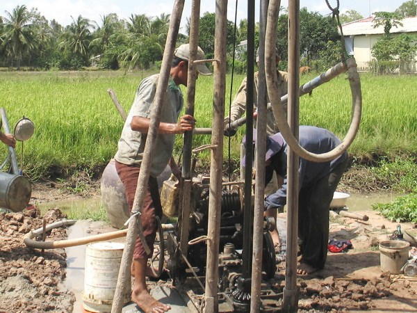 Gia hạn giấy phép khai thác nước dưới đất, nước mặt, nước biển